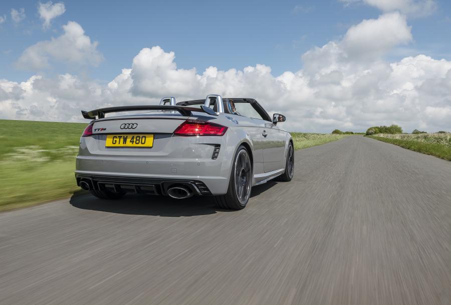  Audi TT RS Roadster (8S) 2019 года  (UK) (фото 19 из 36)